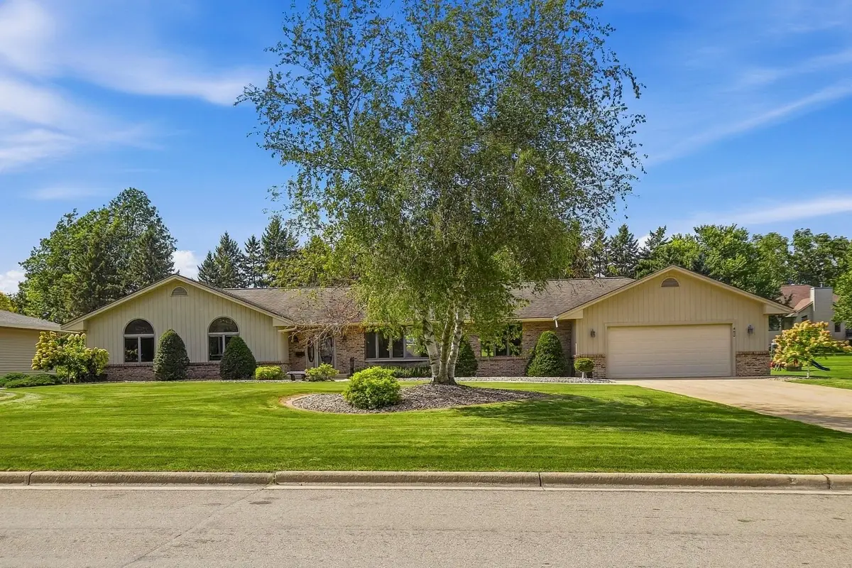 402 24th Street Sw, Austin, MN 55912 - #1