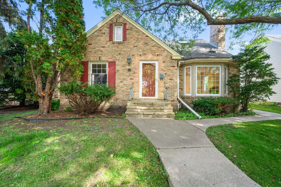 680 Mount Curve Boulevard, Saint Paul, MN 55116 - #2