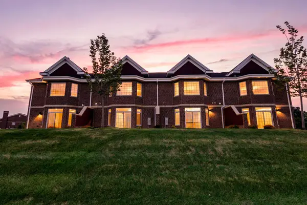 10814 Falling Water Lane #A, Woodbury, MN 55129