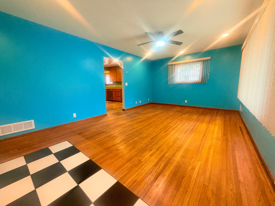 2055 English Street, Maplewood, MN 55109 - #2