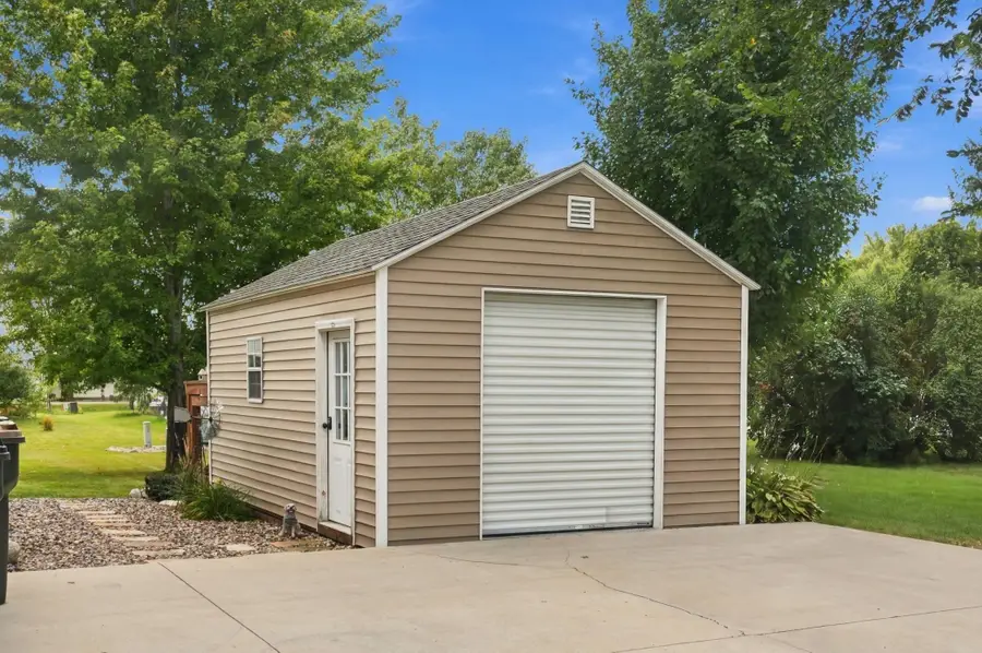 722 4th Avenue Nw, Melrose, MN 56352 - #3