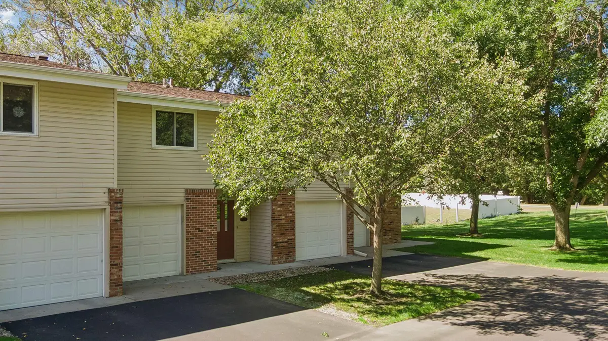 17587 Pond Circle, Eden Prairie, MN 55346 - #1