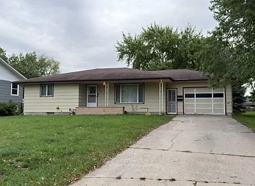 1421 12th Street, Windom, MN 56101