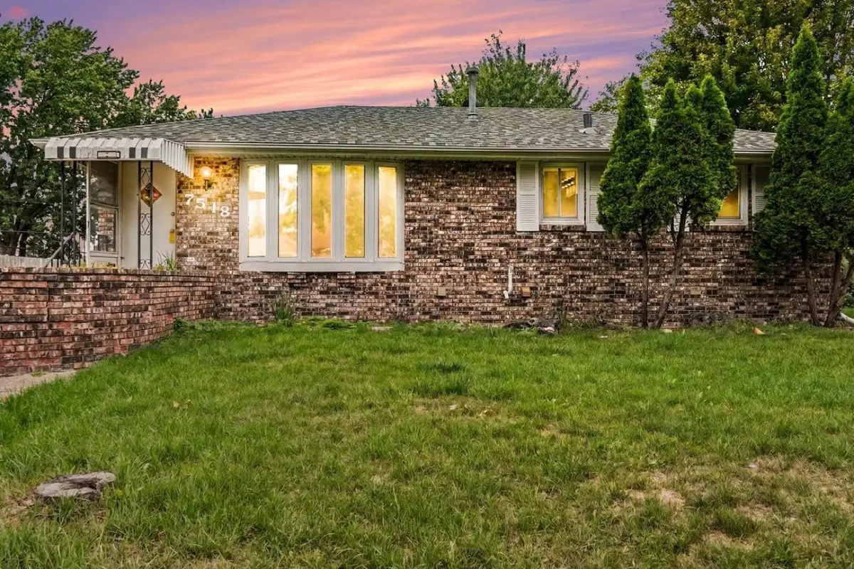 7518 4th Street Ne, Fridley, MN 55432 - #1