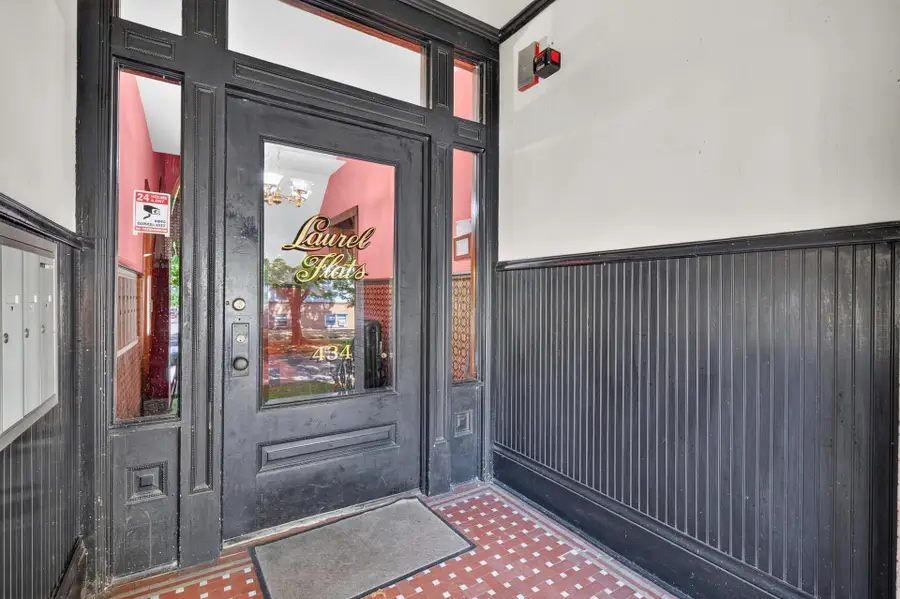 434 Laurel Avenue #2E, Saint Paul, MN 55102 - #3
