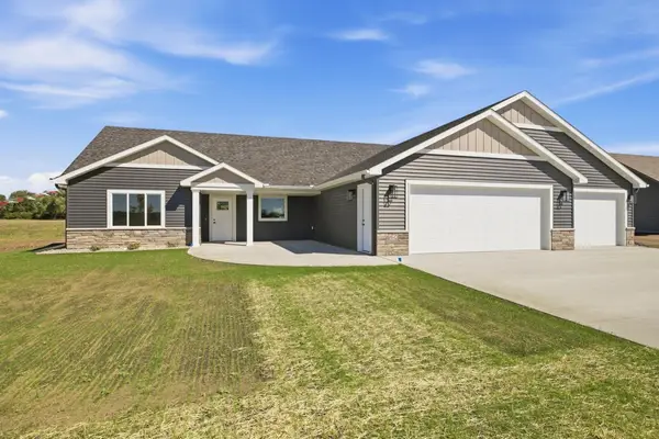 1942 68th Avenue N, Saint Cloud, MN 56303