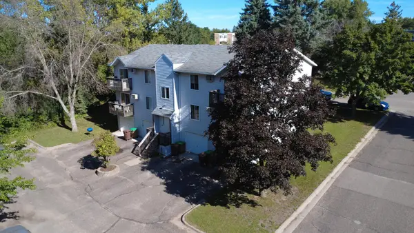 220 Hallam Avenue S, Mahtomedi, MN 55115