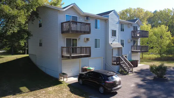 240 Hallam Avenue S, Mahtomedi, MN 55115