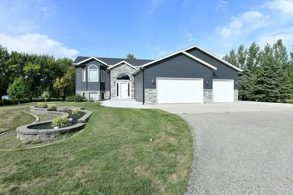 8018 Aquarius Drive, Fargo, ND 58104