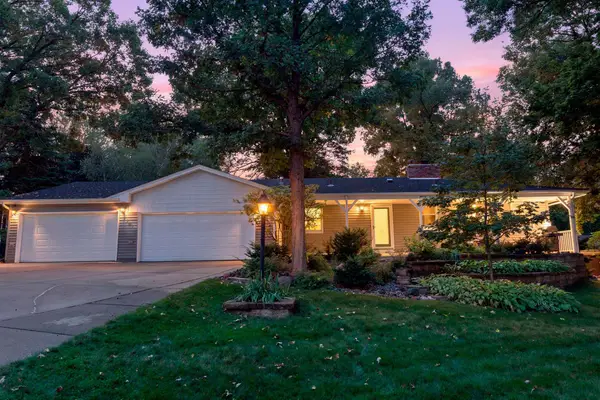 7181 Foxboro Lane, Woodbury, MN 55125