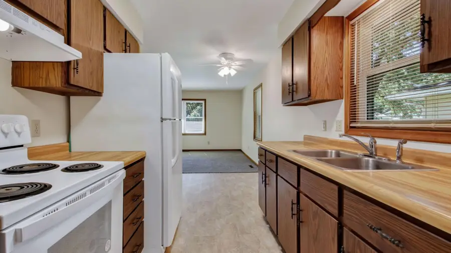 2810 Hallie Lane, Eau Claire, WI 54703 - #2