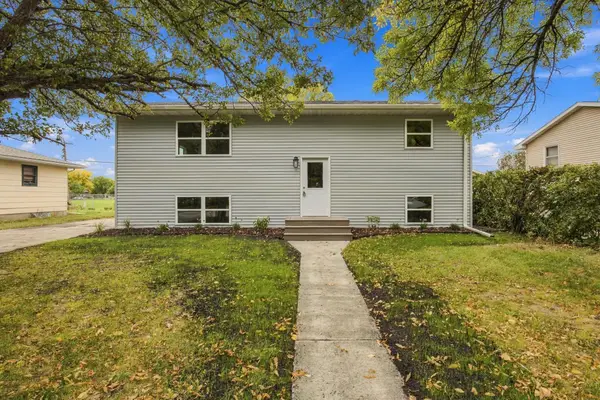 1729 17th Street S, Fargo, ND 58103