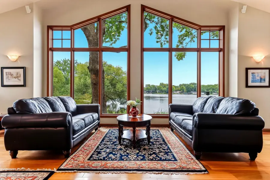2162 Lakebrook Drive, New Brighton, MN 55112 - #2