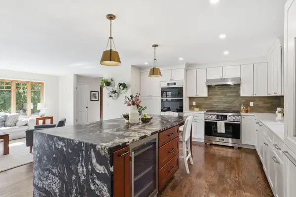 4011 Grimes Avenue S, Edina, MN 55416