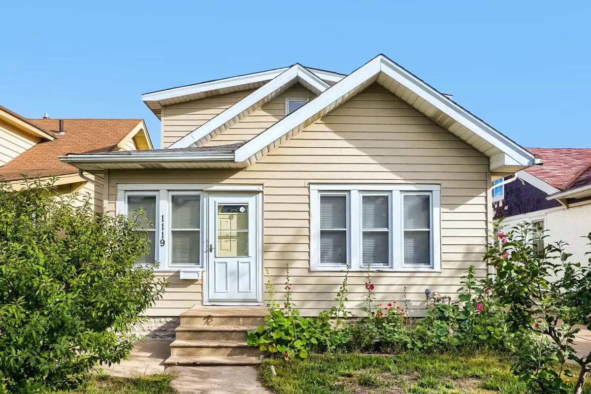 1119 Minnehaha Avenue W, Saint Paul, MN 55104 - #1