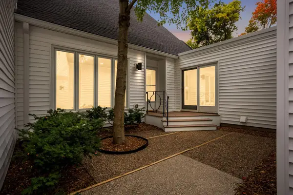 7 Wellesley Place, Edina, MN 55436
