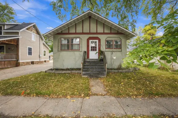 1415 8th Avenue S, Fargo, ND 58103