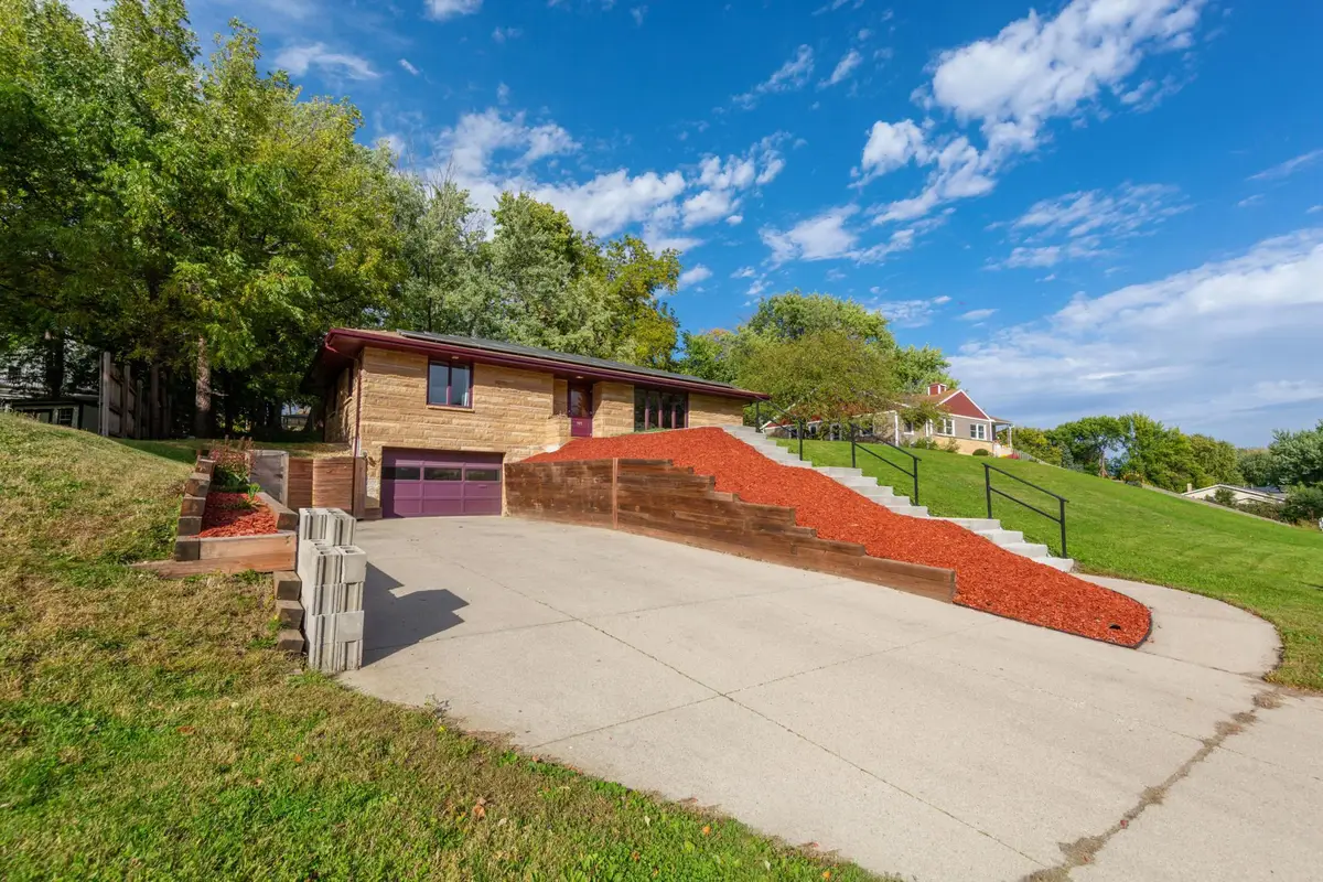 905 4th Avenue Se, Waseca, MN 56093 - #1