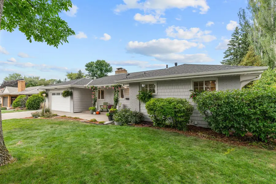 3322 Belden Drive Ne, Saint Anthony, MN 55418 - #3
