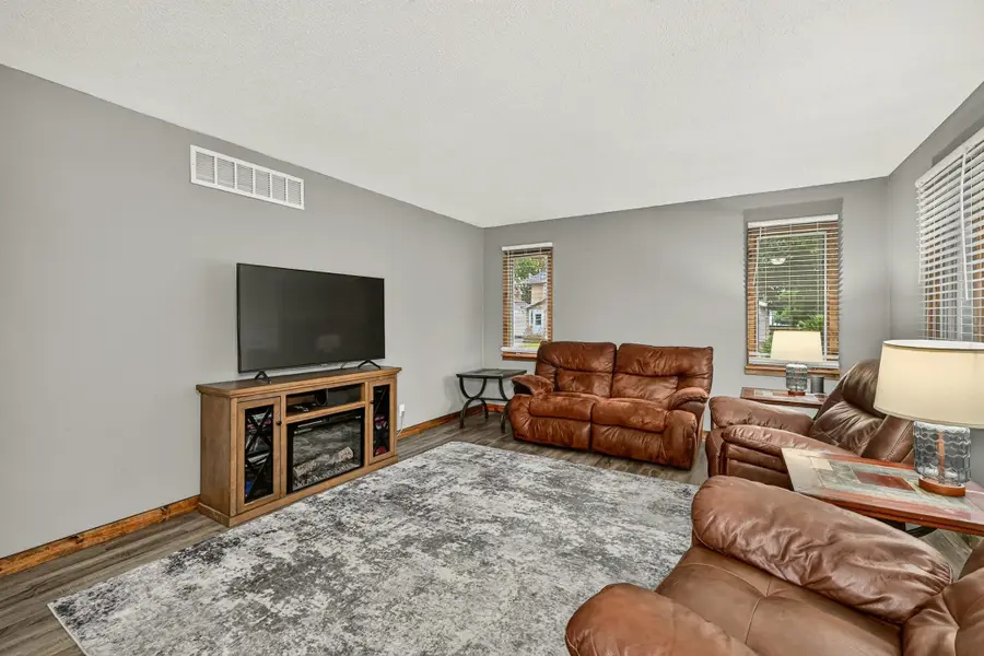 800 6th Street Nw, Austin, MN 55912 - #3