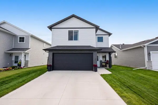 1235 Rachel Drive W, West Fargo, ND 58078