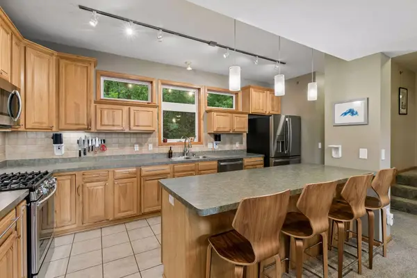 9820 Cove Drive, Minnetonka, MN 55305