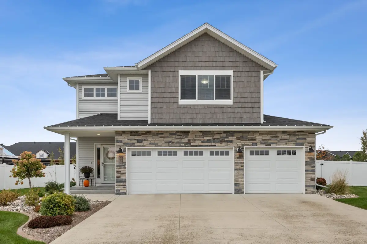 6054 Autumn Drive S, Fargo, ND 58104 - #1