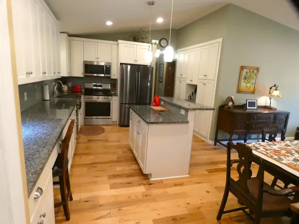 2456 Grenadier Avenue N, Oakdale, MN 55128