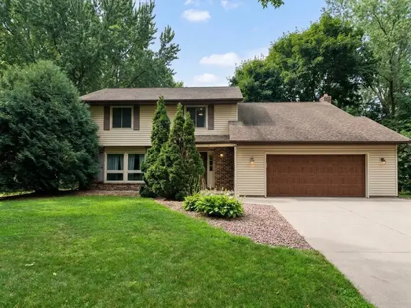 9829 105th Avenue N, Maple Grove, MN 55369