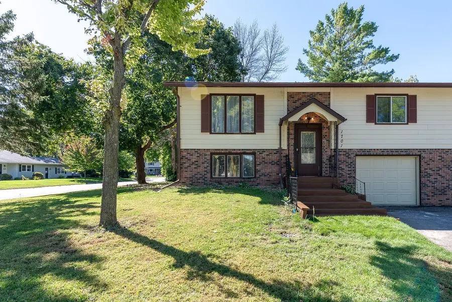 1701 Quail Roost Drive, North Mankato, MN 56003 - #2