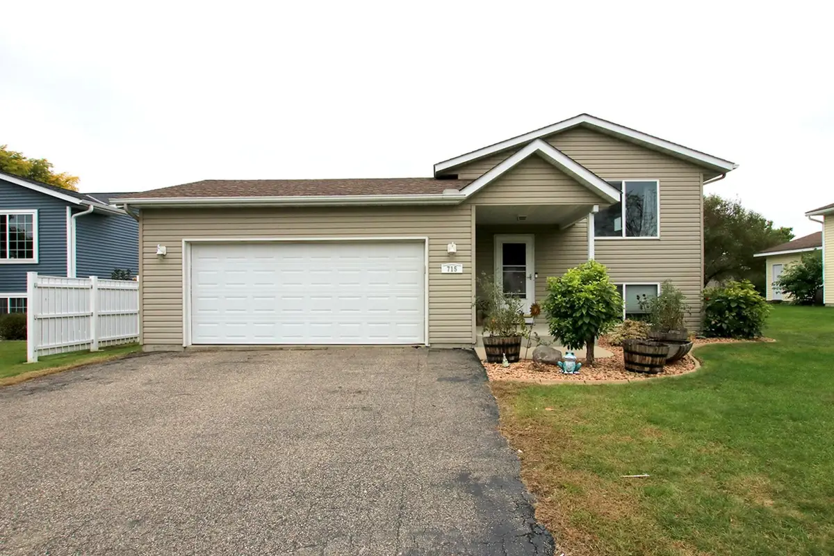 715 Louisiana Street Nw, Hutchinson, MN 55350 - #1