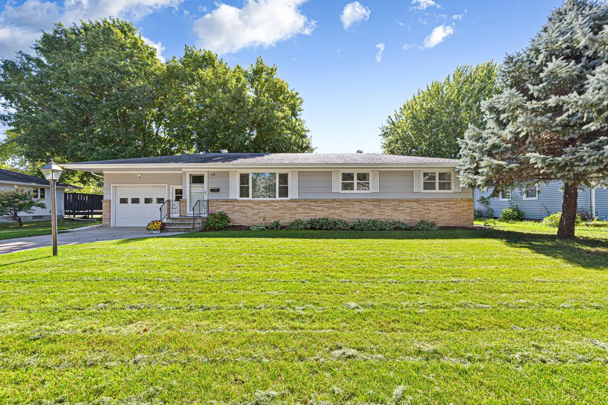 620 11th Avenue Se, Waseca, MN 56093 - #1
