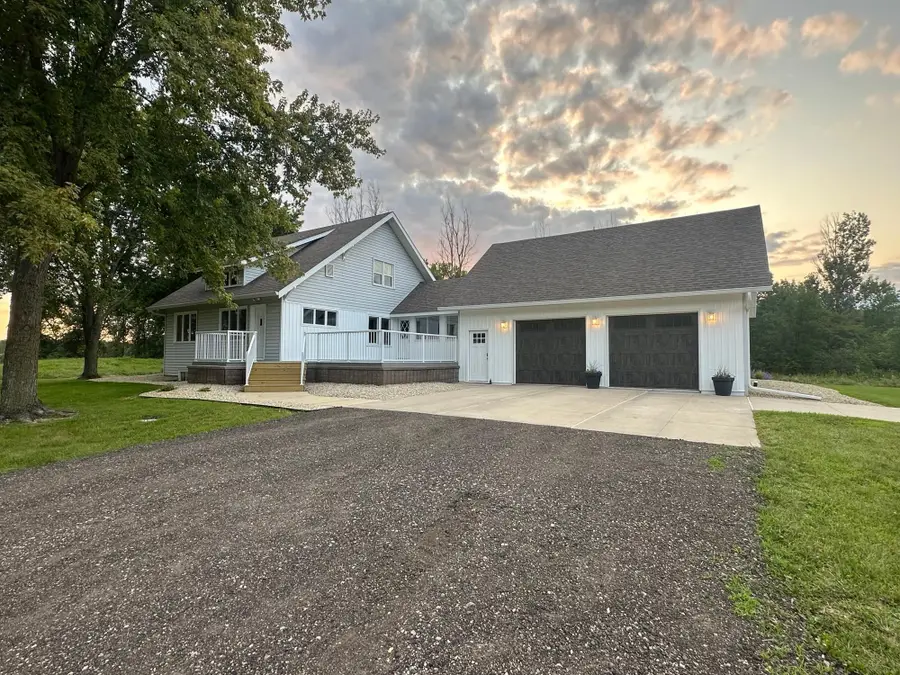 3306 11th Street Ne, Austin, MN 55912 - #2