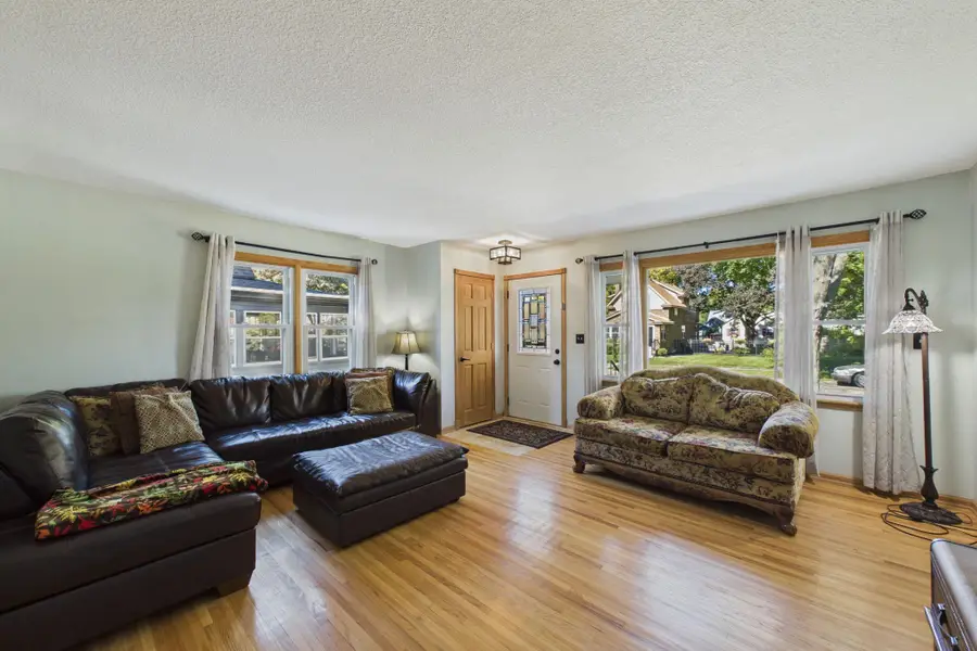 186 Hurley Street E, West Saint Paul, MN 55118 - #3