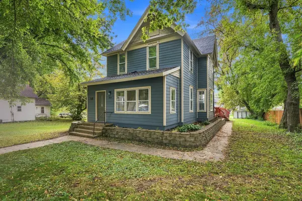209 4th Street E, Carver, MN 55315