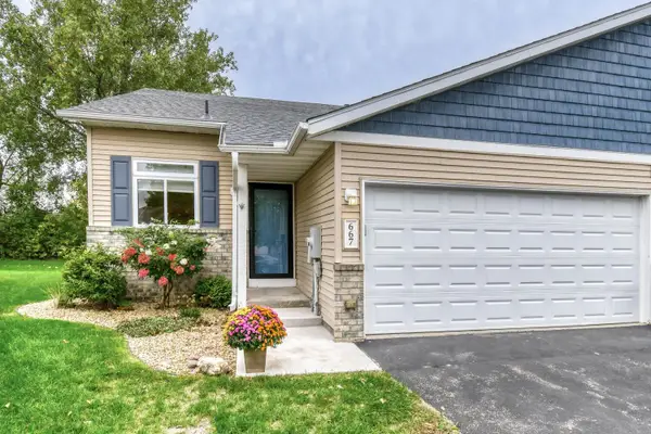 667 35th Street W, Hastings, MN 55033