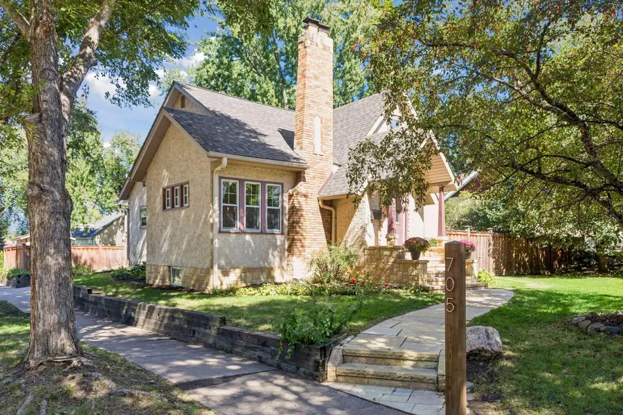 705 Wheelock Parkway W, Saint Paul, MN 55117 - #2