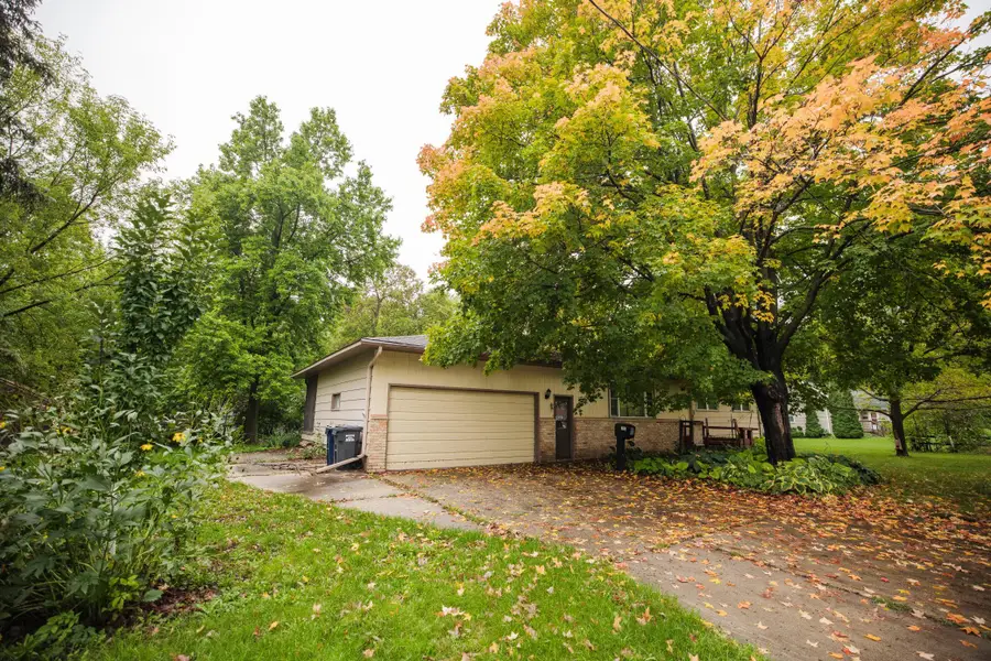 315 W 10th Street, Morris, MN 56267 - #2