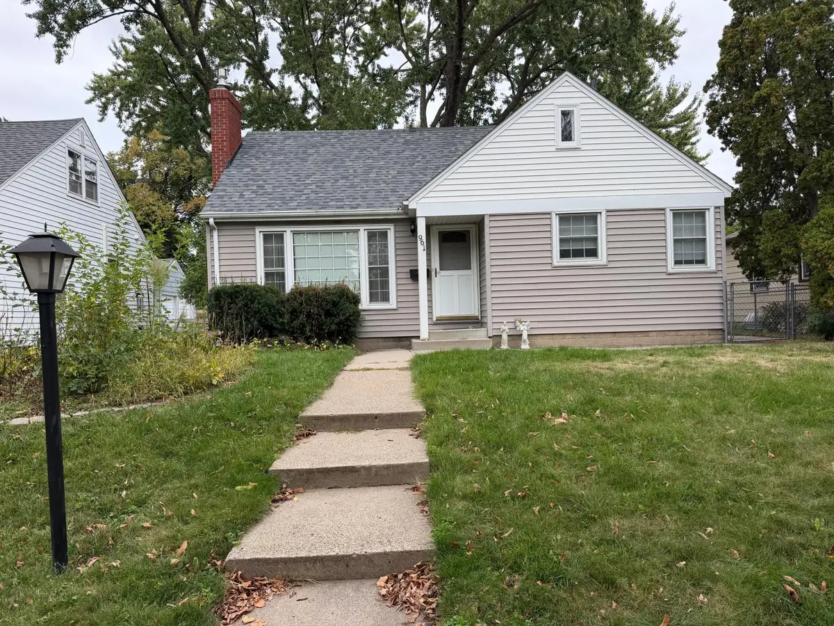 961 California Avenue W, Saint Paul, MN 55117 - #1