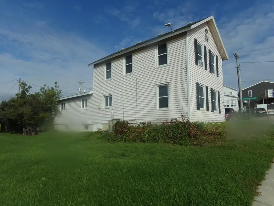 112 S Division Avenue, Spring Grove, MN 55974 - #2
