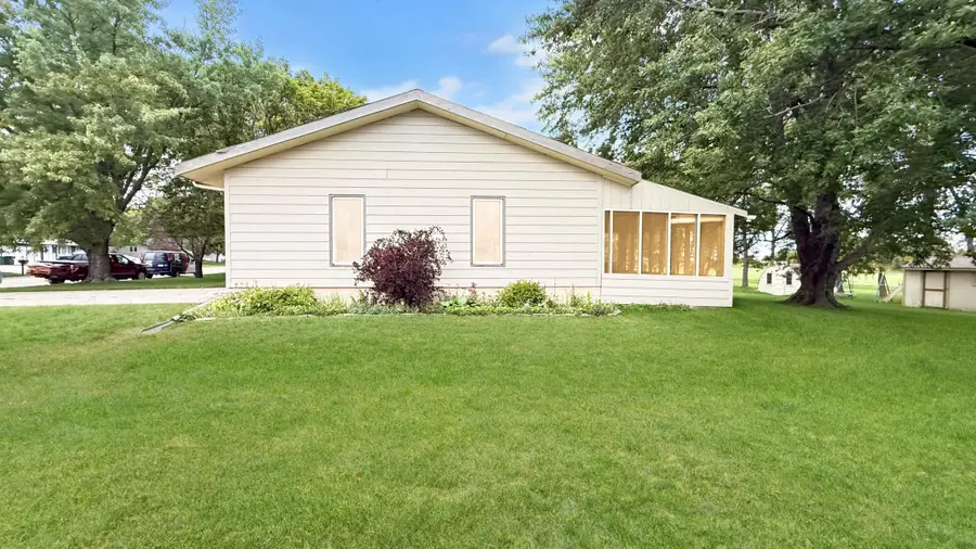411 Chavis Drive, Hendricks, MN 56136 - #3