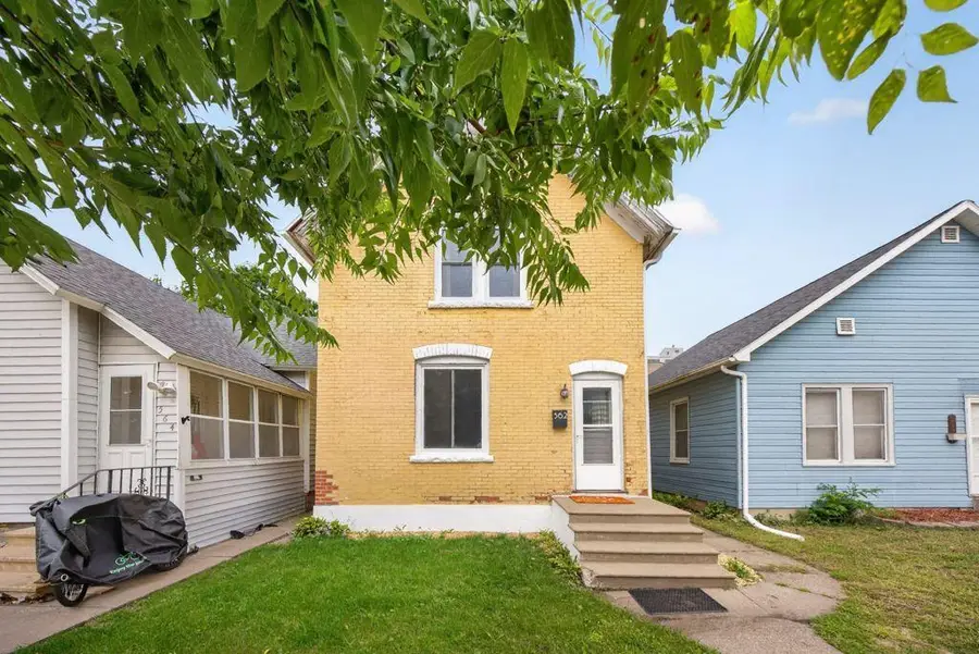 562 W 4th Street, Winona, MN 55987 - #2