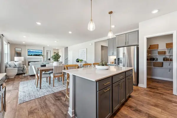1709 Oak Creek Pass, Chaska, MN 55318