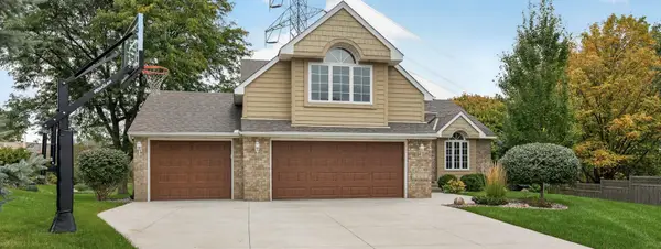 6585 Promontory Drive, Eden Prairie, MN 55346