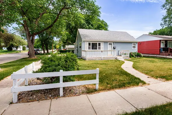 1602 14 1/2 Street S, Fargo, ND 58103