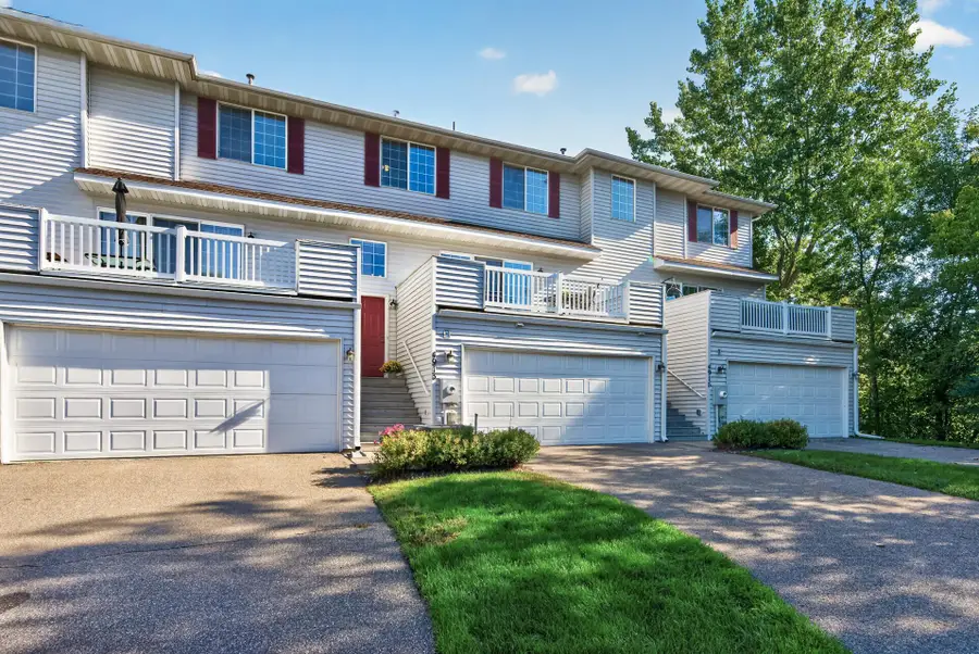 4913 Grenwich Avenue N, Oakdale, MN 55128 - #2