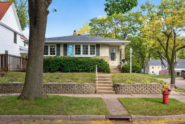1837 Hawthorne Avenue E, Saint Paul, MN 55119