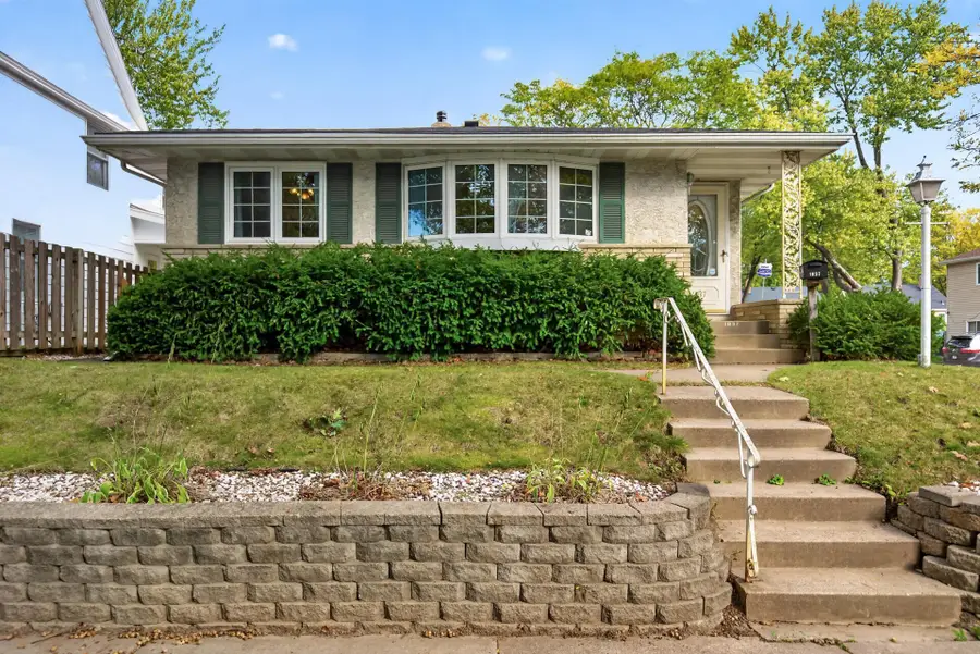 1837 Hawthorne Avenue E, Saint Paul, MN 55119 - #2