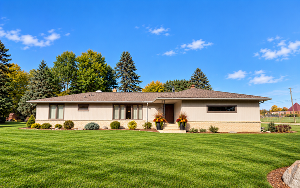 1951 Skillman Avenue W, Roseville, MN 55113