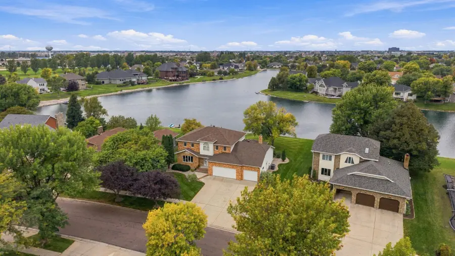 2825 27th Street S, Fargo, ND 58103 - #2